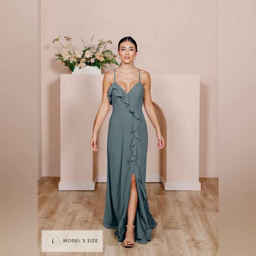Revelry Paloma Chiffon Dress size 6 in Eucalyptus